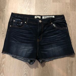 Indigo Rein Denim Shorts. Juniors 17.